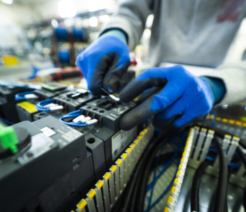 Elettra Trevigiana Srl - Azienda specializzata realizzazione progettazione impianti elettrici per automazioni industriali