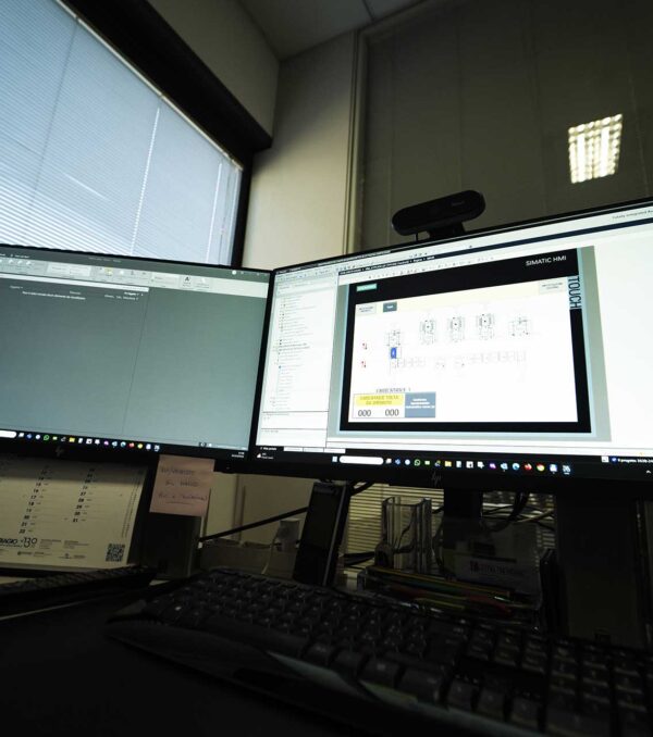 Sviluppo Software PLC su piattaforma Siemens e Consulenza. Programmazione interna di logiche di controllo avanzate per massimizzare efficienza e precisione.